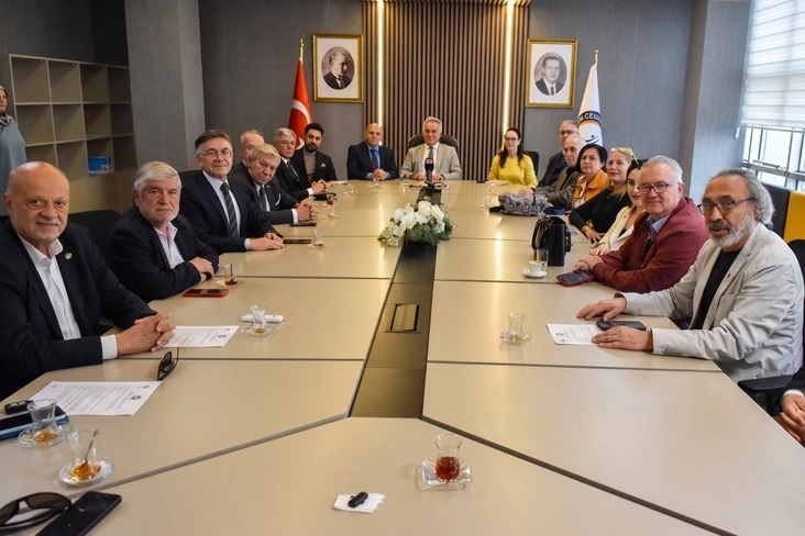 Rektör Karahasanoğlu: ″Yapay zekayı fırsata çevirmeliyiz″