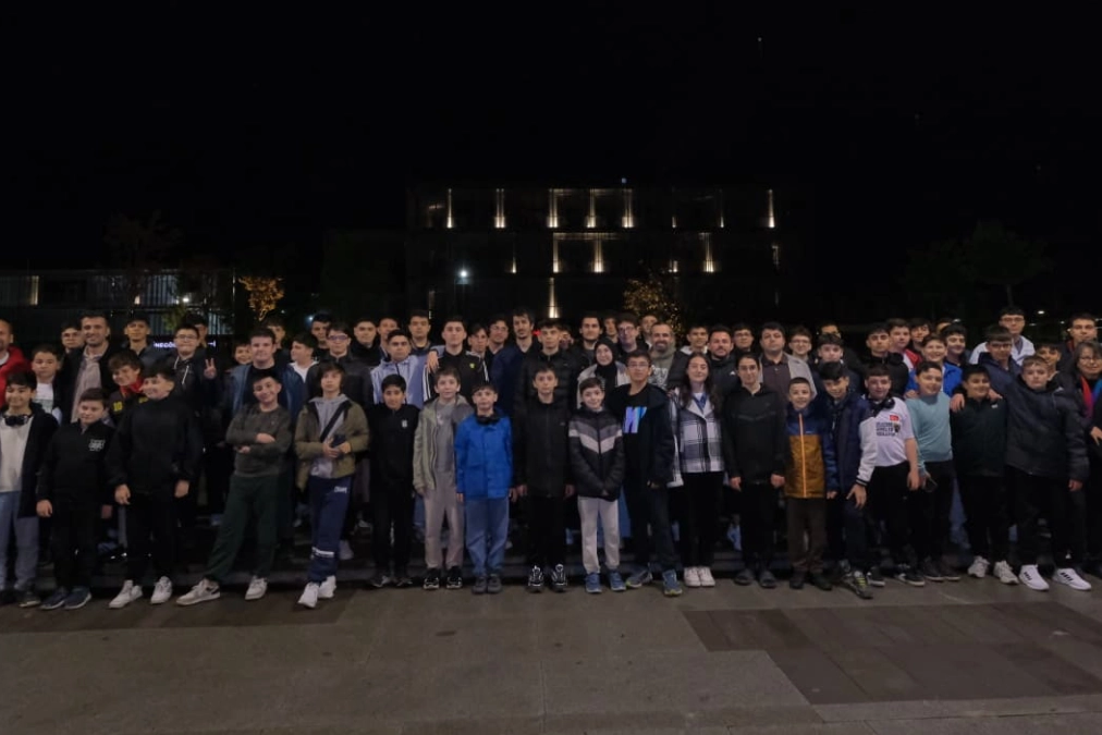 İnegöl’ün Genç Mucitleri MEB Robot Yarışması İçin Antalya’ya Uğurlandı