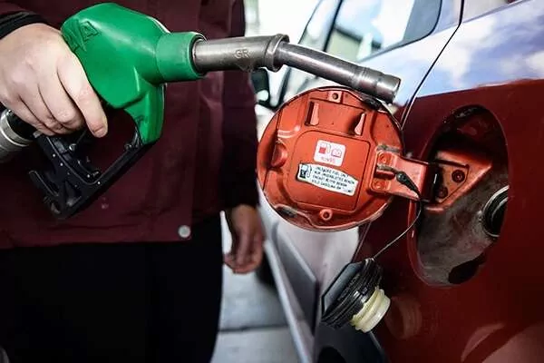 Motorine indirim gözüktü... Şimdilik tabela değişikliğine gerek kalmadı
