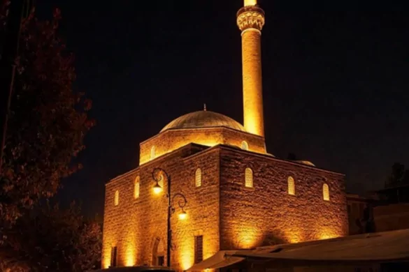 Diyarbakır ve Bingöl'deki camiler ibadete açıldı
