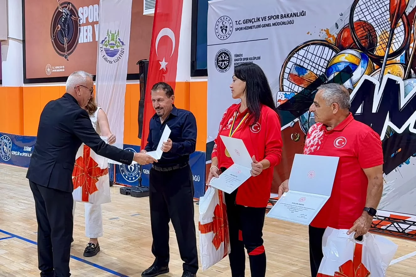 50 Yıllık Karate Emeğine Anlamlı Ödül
