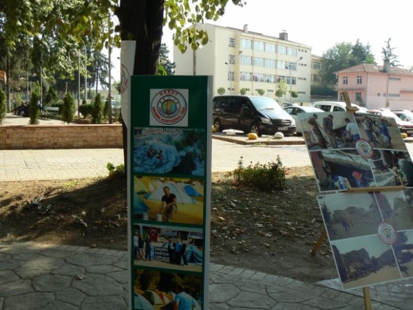 Hakut Arama kurtarma derneği Hendek Şubesi 17 Ağustosu unutturmuyor.