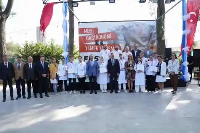 İzmir MEB Gastronomi Festivalinde lezzet şöleni