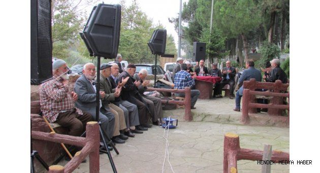 Ferizli Merkez Mezarlığında Kur'an ve dua okuması