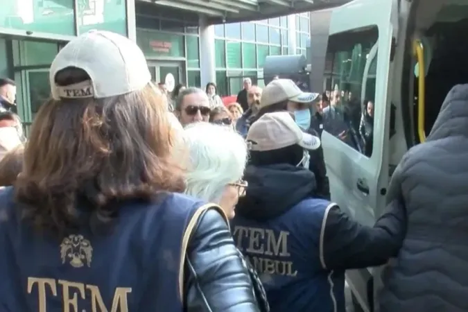 İstanbul'da CHP'li 9 belediyede 10 tutuklama!