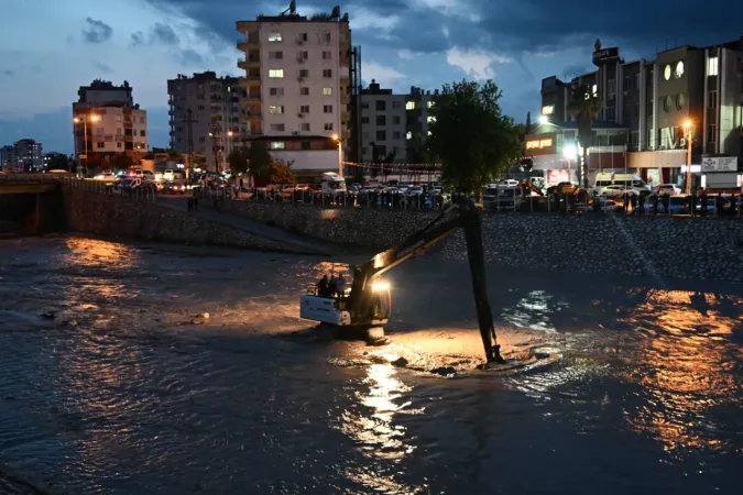 Osmaniye Kadirli’de sel felaketi... Bakan Yerlikaya son durumu paylaştı