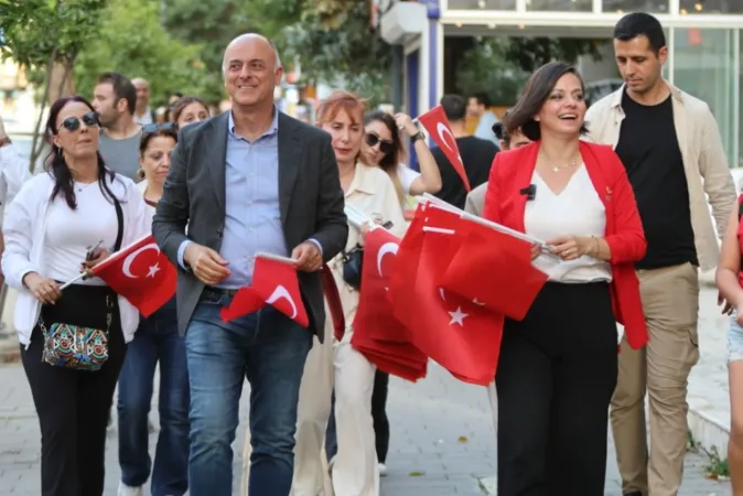 Karabağlar’da 19 Mayıs coşkusu yürüyüşle başladı