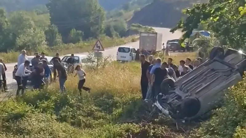 Düzce'de otomobil şarampole devrildi