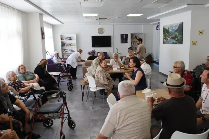 Karabağlar'da Başkan Kınay’dan 'huzurlu' ziyaret