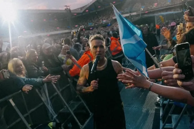 Robbie Williams'dan İstanbul'da unutulmaz geceye davet