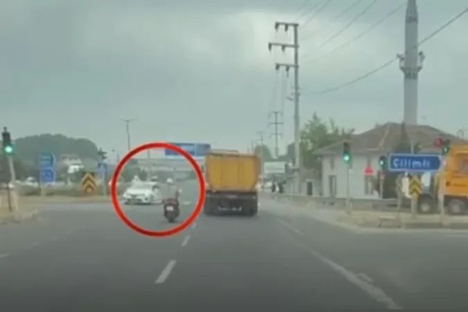 Düzce'de ters yön faciası saniyelerle önlendi!