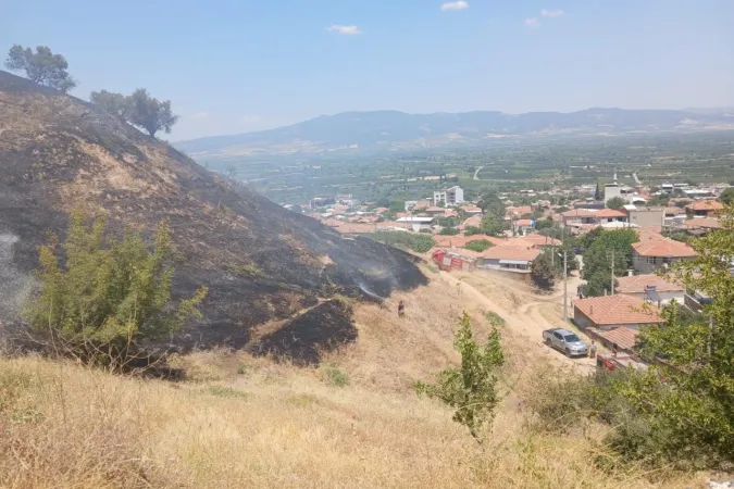 Manisa Turgutlu'da yangın büyümeden söndürüldü