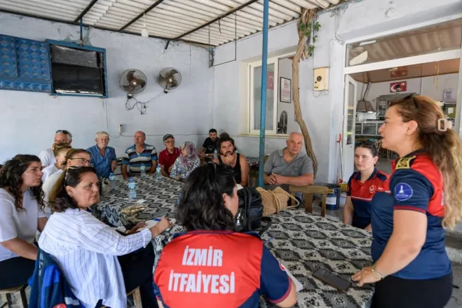 İzmirli baba ve kızı yangınlara karşı omuz omuza mücadele ediyor