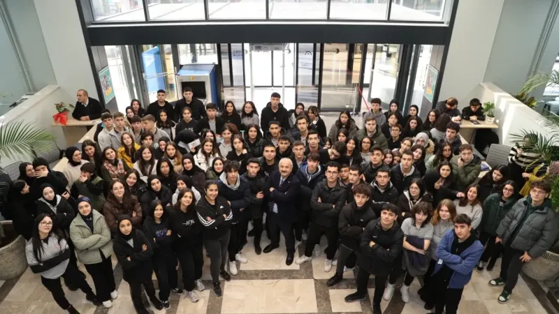 Kocaeli Gebze'de üniversiteli gençlere 10 bin TL destek