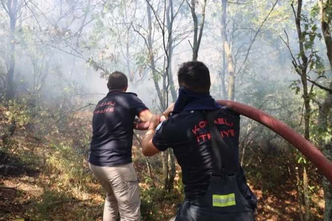 Kocaeli Büyükşehir'den Karamürsel yangını için seferberlik