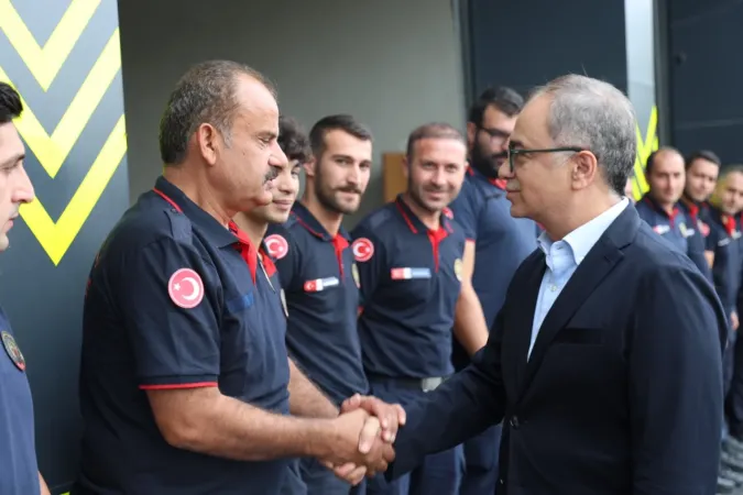 Kocaelili itfaiyecilere Büyükşehir'den moral ziyareti