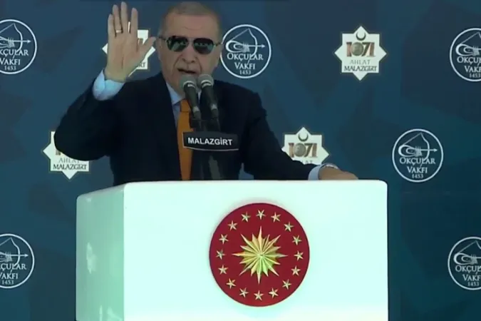 Cumhurbaşkanı Erdoğan Malazgirt'te... Yönünü Ankara'ya dönen kazanır