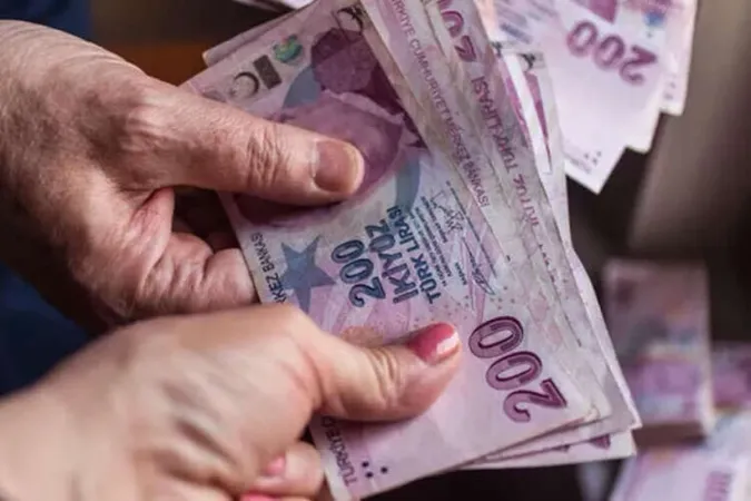 7,1 milyar TL'lik yaşlı ve engelli aylıkları hesaplarda