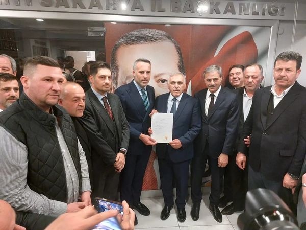 Ali İnci ve Zeki Toçoğlu, milletvekilliği aday adaylığı başvurusu yaptı