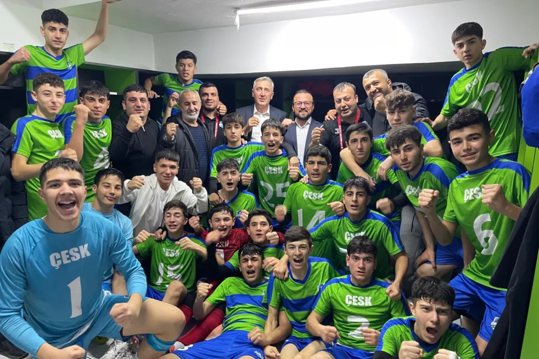 ÇESK U-16 Futbol Takımı şampiyon oldu