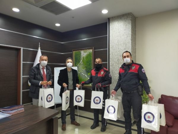 İl Emniyet Müdürlüğünden lösemi tedavisi gören çocuklara hediye