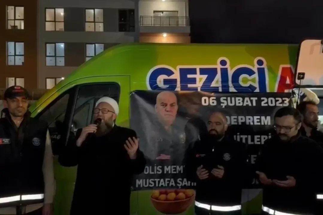Polis memuru Mustafa Şahin'den 6 Şubat’ta anlamlı vefa