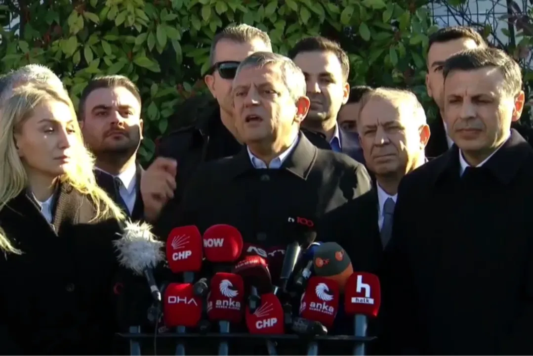 Özgür Özel: İBB davasında ilk gün ciddiyetsizlikle geçti!