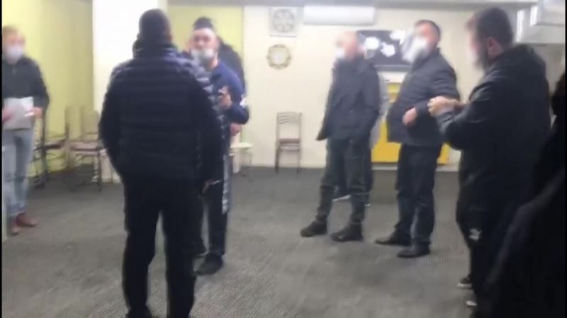 Fenerbahçe taraftarı zafer sarhoşu oldu kısıtlamayı unuttu, 24 kişi cezayı yedi
