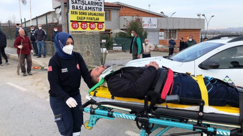 Arızaya giden SEDAŞ ekibi ile ticari taksi çarpıştı: 5 yaralı