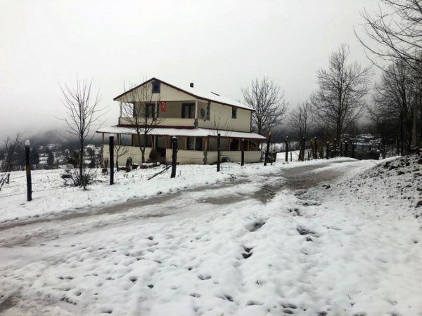 Sakarya’da yüksek kesimlere yılın ilk karı düştü