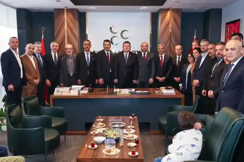 MHP Sakarya'da bayramlaşma programına yoğun katılım