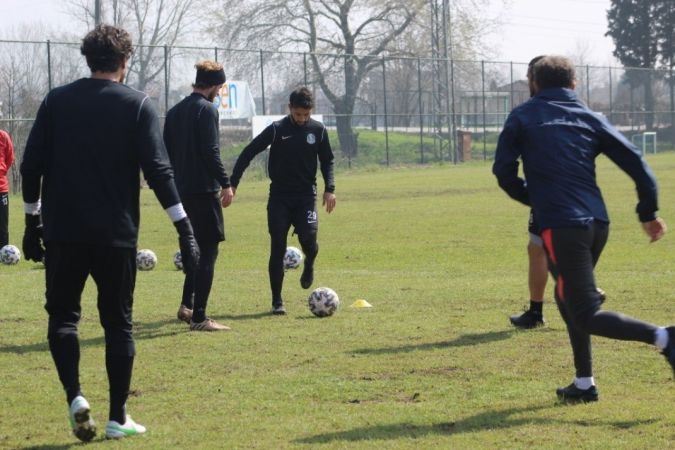 Sakaryaspor, lider Eyüpspor’un 16 puan gerisinde