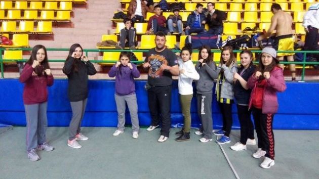 Hendek Muay Thai takımından 13 madalya