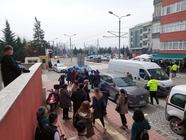 Adliye önünü karıştıran cinsel istismar davası