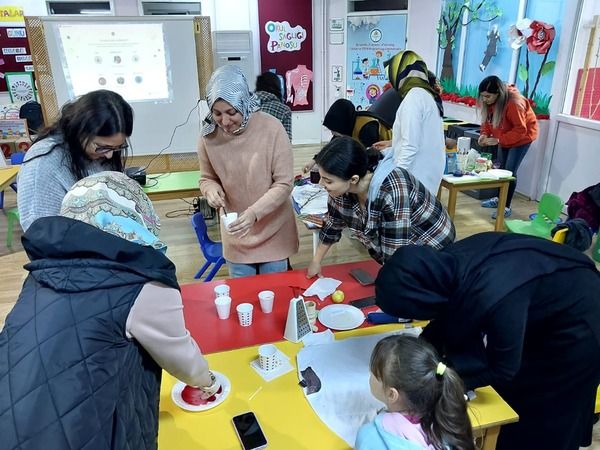 YENİMAHALLE ANAOKULUNDA  “ERKEN ÇOCUKLUK EĞİTİMİNDE STEM UYGULAMALARI”  EĞİTİMİ VERİLDİ