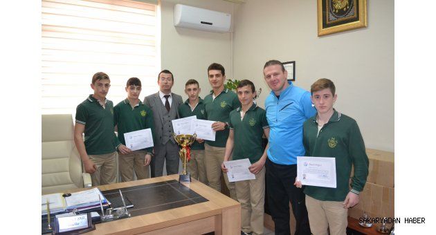 OSMANGAZİ MESLEK LİSESİ GÜREŞ TAKIMI ŞAŞIRTMADI…