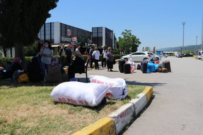 ’Lastik patladı’ yalanı ile 24 yolcuyu TEM’in kenarına terk etti