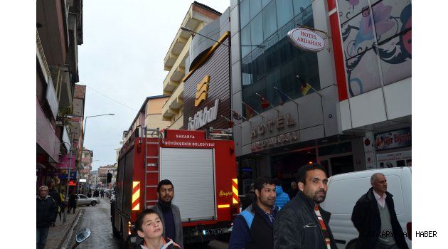 Ardahan Otelde yangın alarmı çalınca.