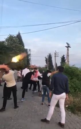 Savaşa gider gibi askere uğurladılar
