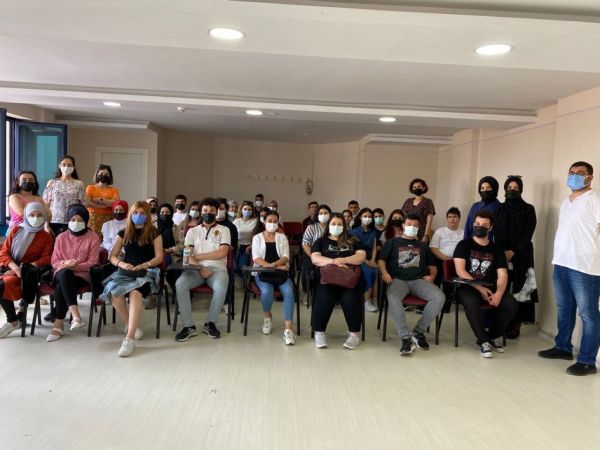 200 öğrenci İzmit Belediyesinden mezun oldu