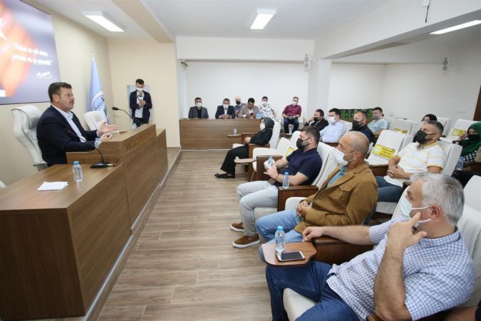 Başkan Soykan, müteahhitlerle toplantıda bir araya geldi