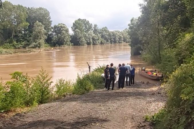 Sakarya Nehri’nde kaybolan genci arama çalışmaları sürüyor