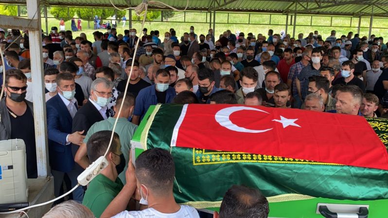 Helallik isteyerek girdiği nehirde kaybolan genç, son yolculuğuna uğurlandı