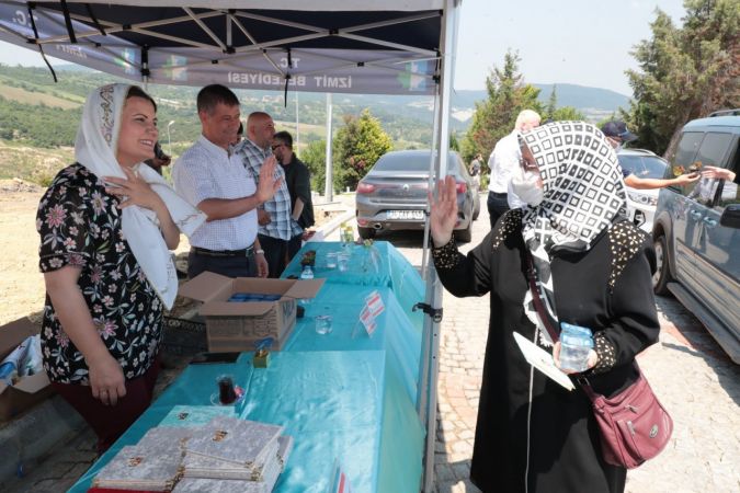 Başkan Hürriyet, vatandaşlara Yasin-i Şerif hediye etti