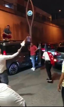 Asker uğurlamasında yolu kapatarak havaya ateş açtılar