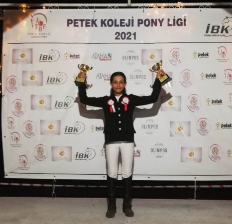 Binicilik kulübü sporcusunun birincilik başarısı