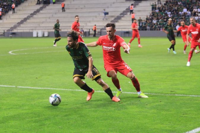 TFF 1. Lig: Kocaelispor: 0 - Ümraniyespor: 1 (İlk yarı)