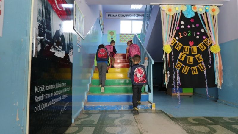 Birinci sınıfların okul çantası Büyükşehir’den