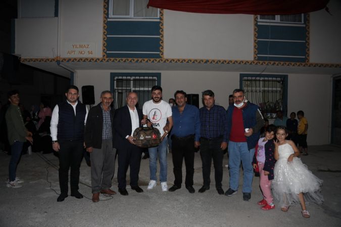 Başkan Bıyık, Mehmetçikleri askere uğurladı