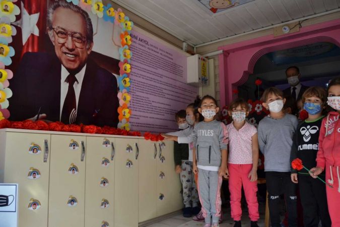 Minik öğrenciler Avni Akyol’u andı